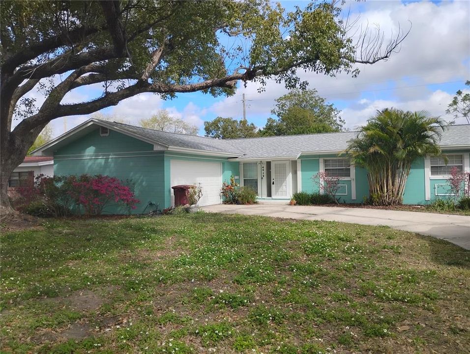 Recently Rented: $2,300 (3 beds, 2 baths, 1350 Square Feet)