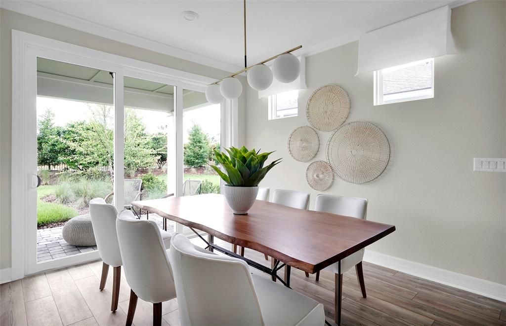 На продажу: $499,300 (2 спален, 2 ванн, 2107 Квадратных фут)