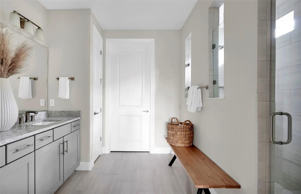 На продажу: $499,300 (2 спален, 2 ванн, 2107 Квадратных фут)