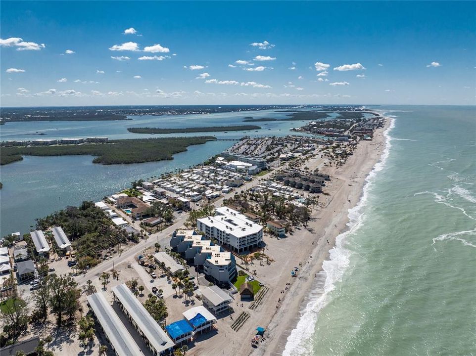 For Rent: $7,960 (2 beds, 1 baths, 880 Square Feet)