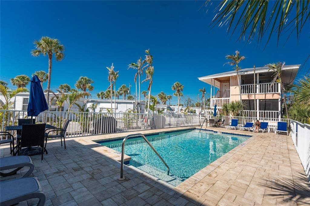 For Rent: $7,960 (2 beds, 1 baths, 880 Square Feet)