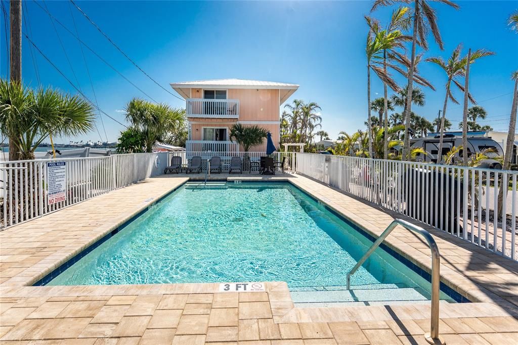 For Rent: $7,960 (2 beds, 1 baths, 880 Square Feet)