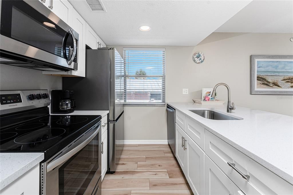 For Rent: $7,960 (2 beds, 1 baths, 880 Square Feet)