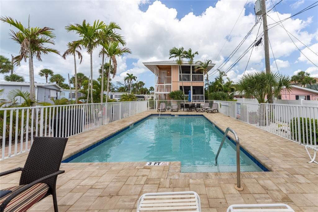 For Rent: $7,960 (2 beds, 1 baths, 880 Square Feet)