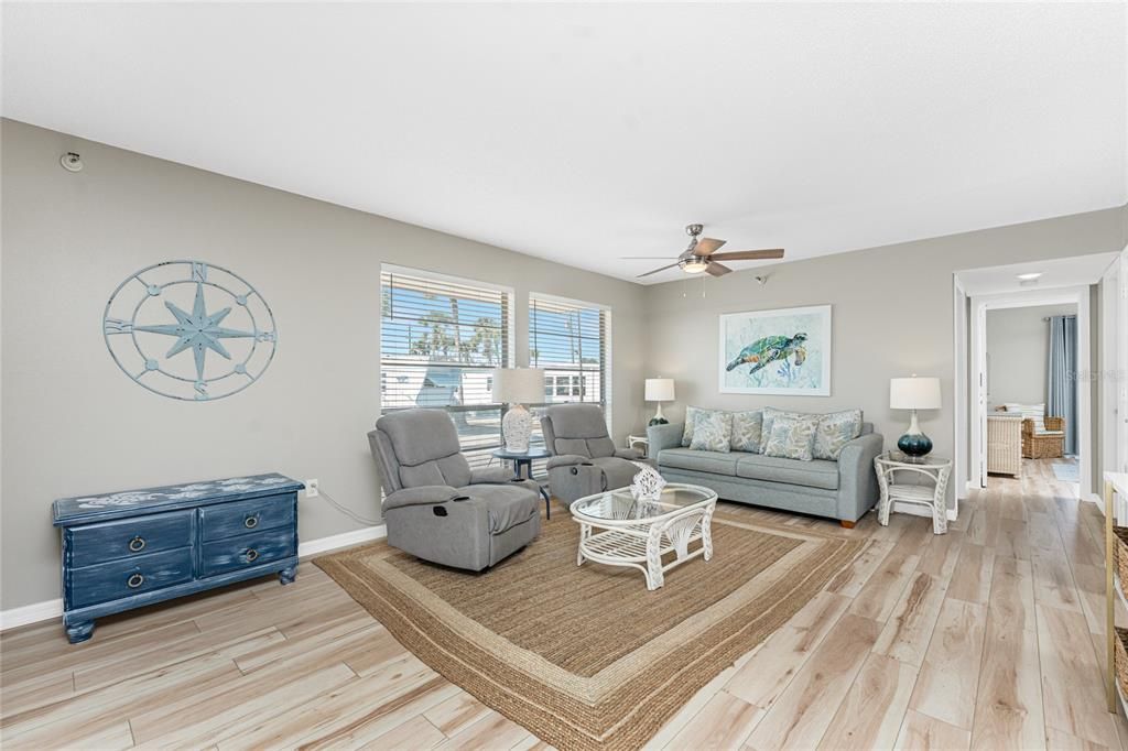 For Rent: $7,960 (2 beds, 1 baths, 880 Square Feet)