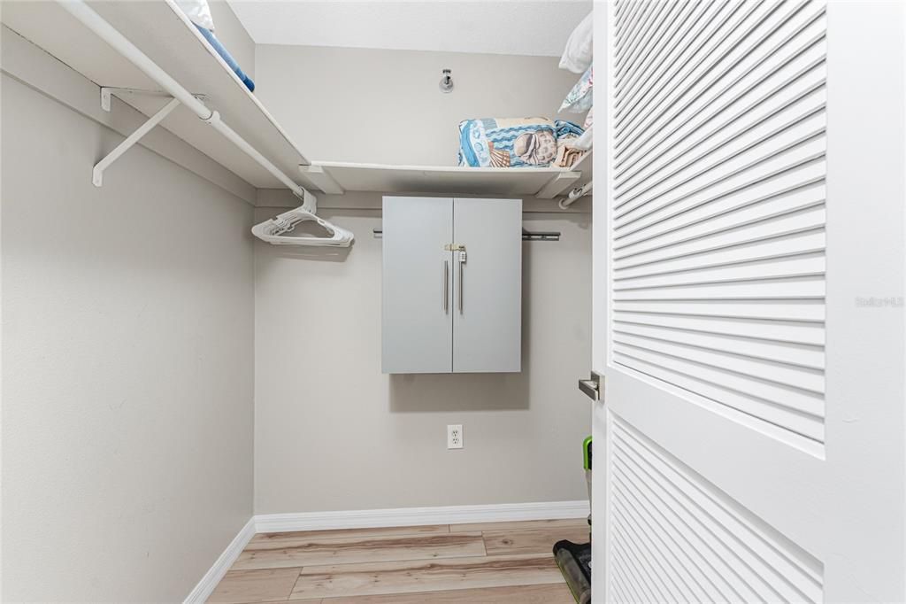 For Rent: $7,960 (2 beds, 1 baths, 880 Square Feet)