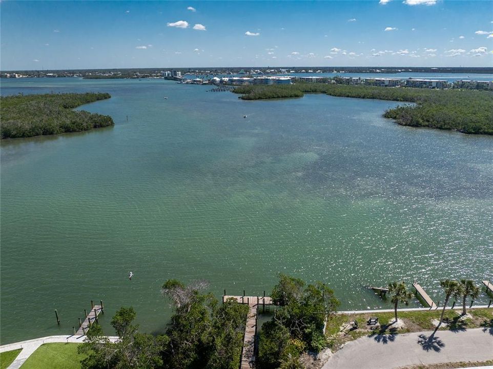 For Rent: $7,960 (2 beds, 1 baths, 880 Square Feet)