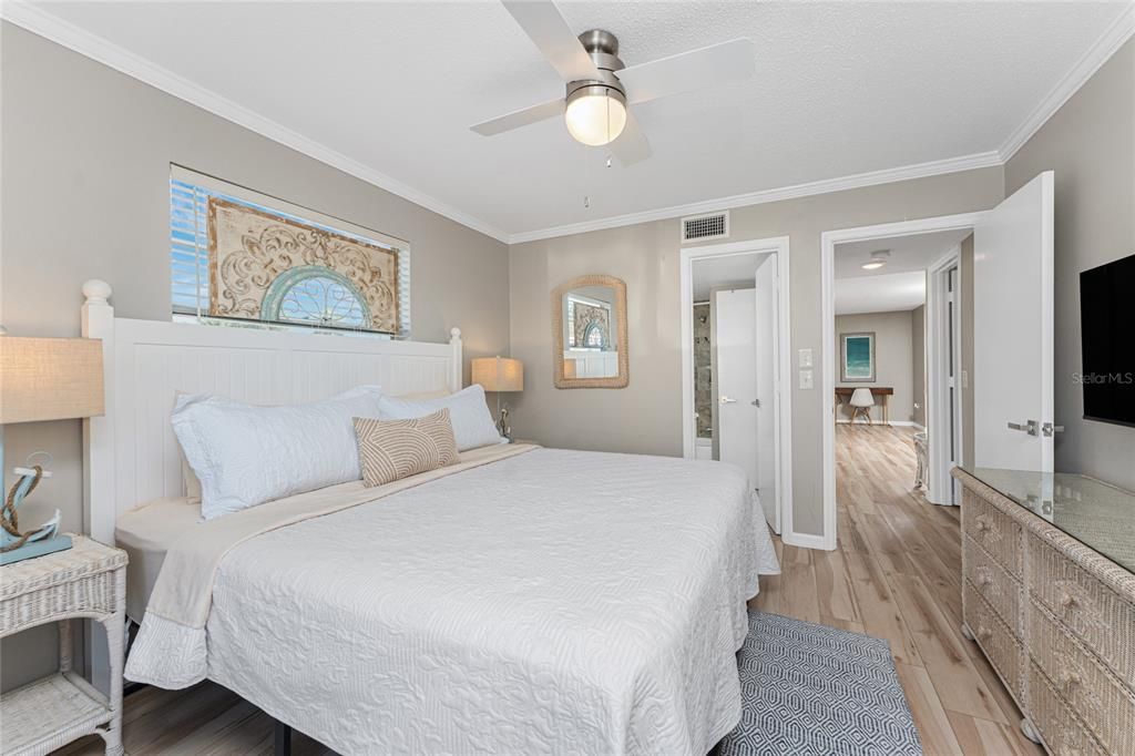 For Rent: $7,960 (2 beds, 1 baths, 880 Square Feet)