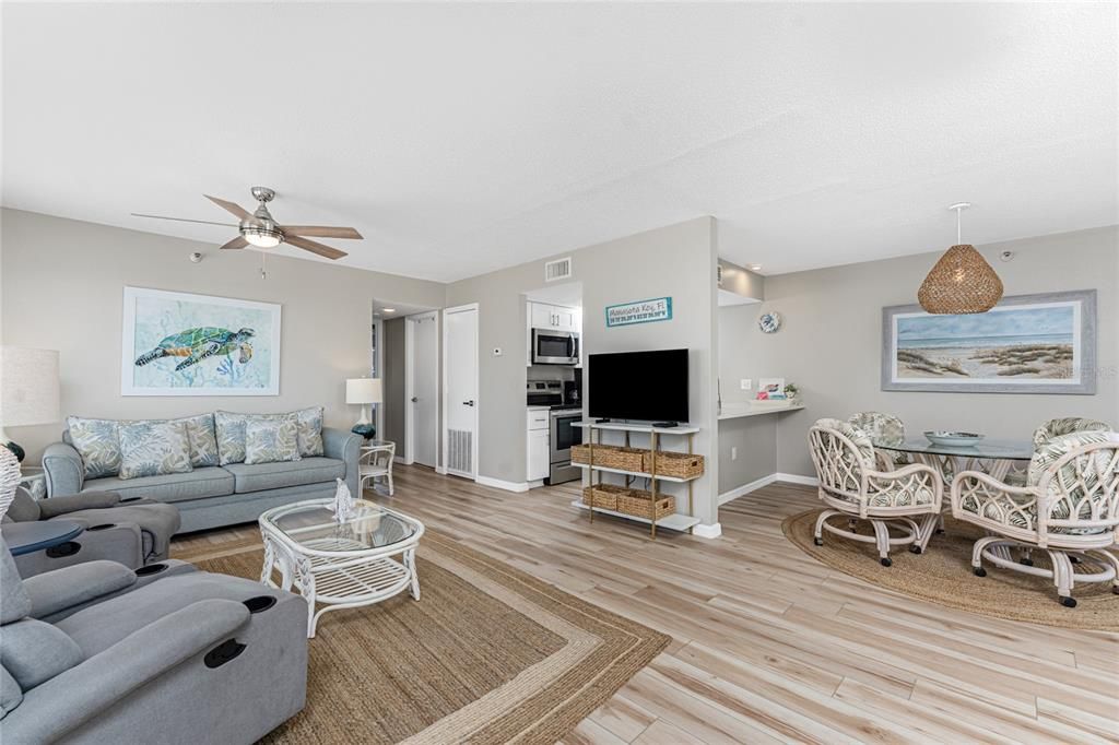 For Rent: $7,960 (2 beds, 1 baths, 880 Square Feet)