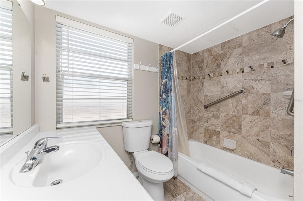 For Rent: $7,960 (2 beds, 1 baths, 880 Square Feet)