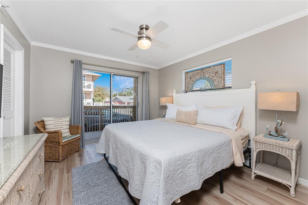 For Rent: $7,960 (2 beds, 1 baths, 880 Square Feet)