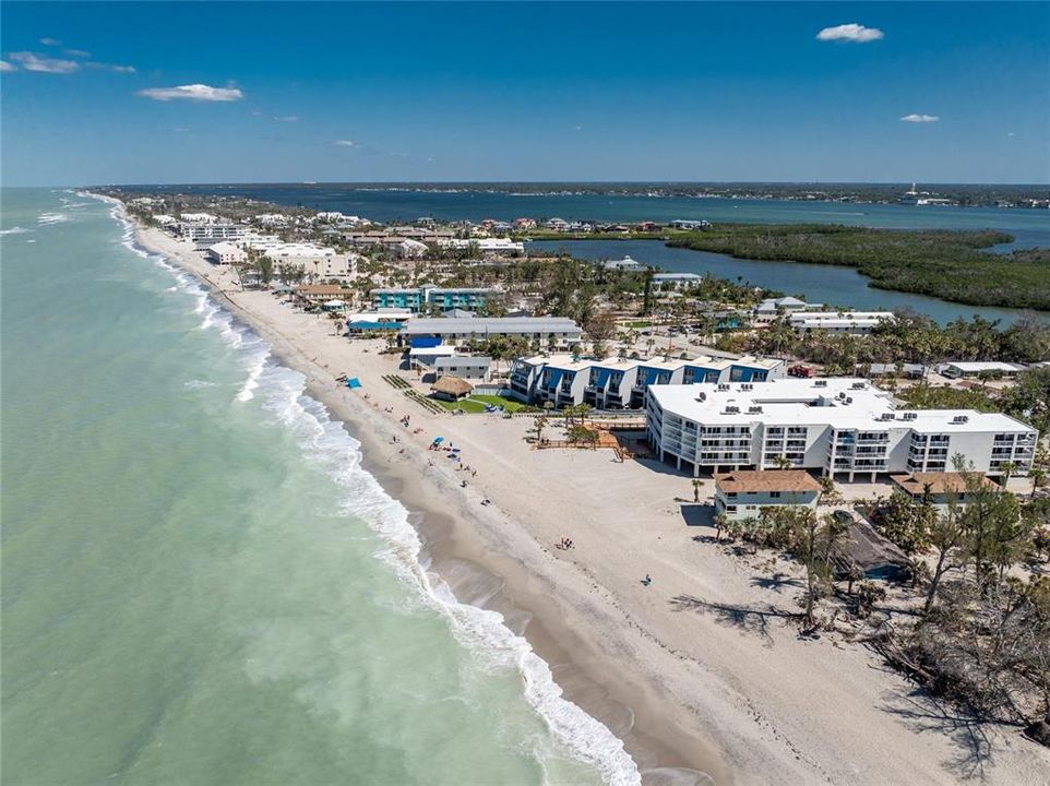 For Rent: $7,960 (2 beds, 1 baths, 880 Square Feet)