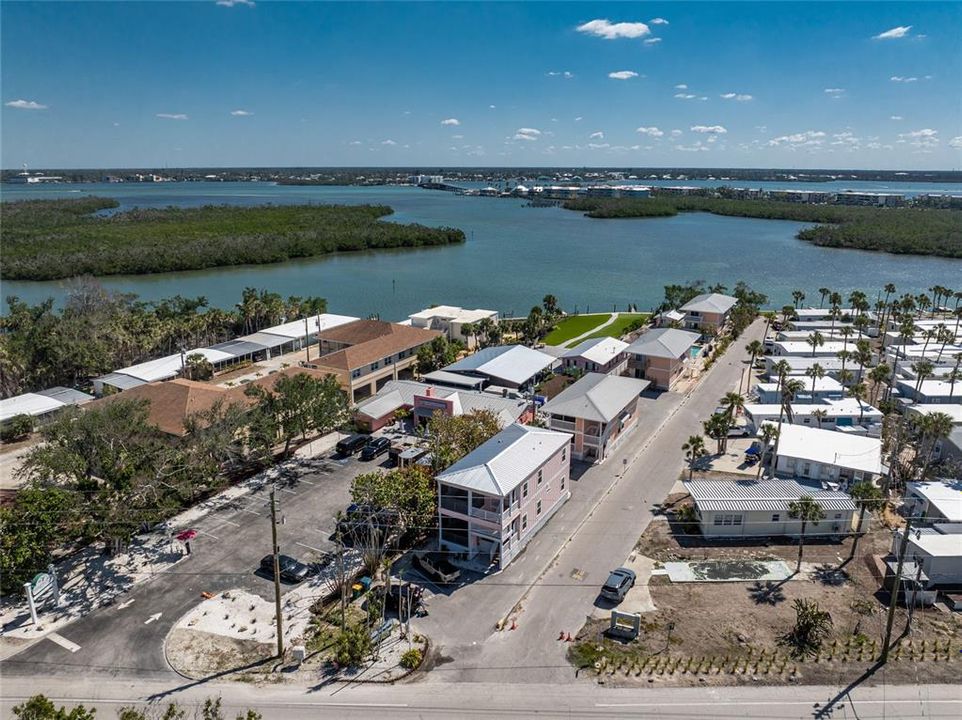 For Rent: $7,960 (2 beds, 1 baths, 880 Square Feet)