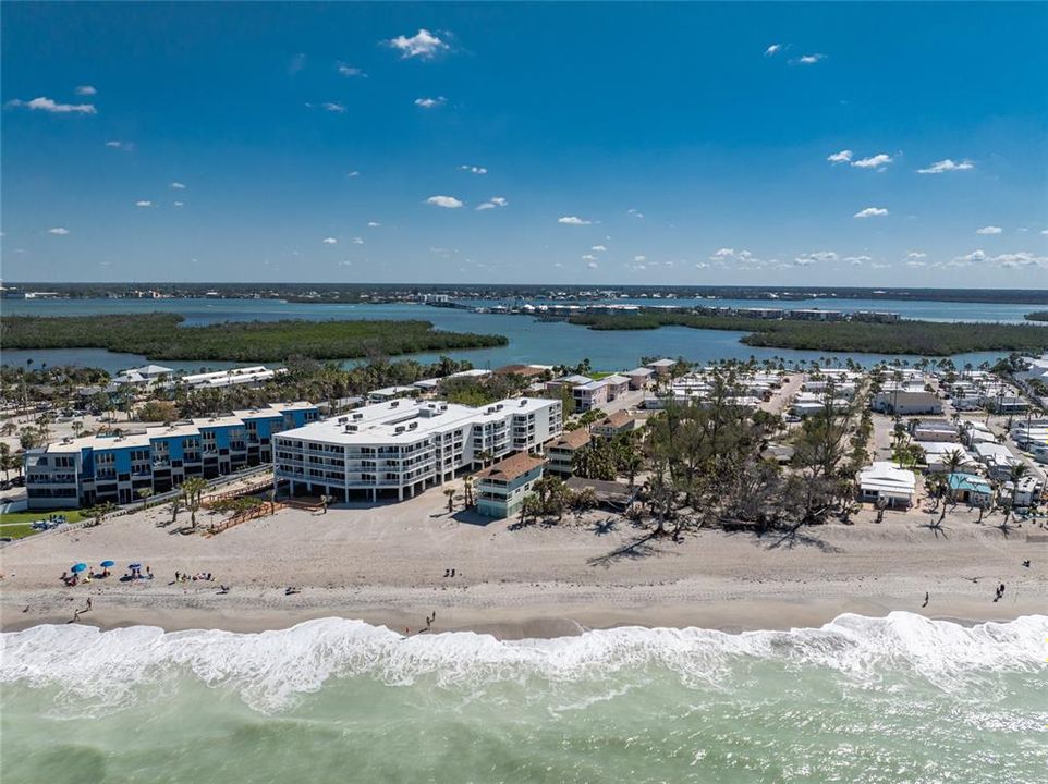 For Rent: $7,960 (2 beds, 1 baths, 880 Square Feet)