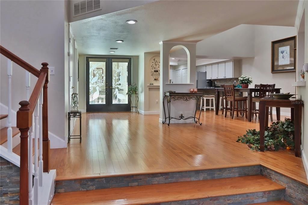 For Sale: $550,000 (3 beds, 3 baths, 3089 Square Feet)