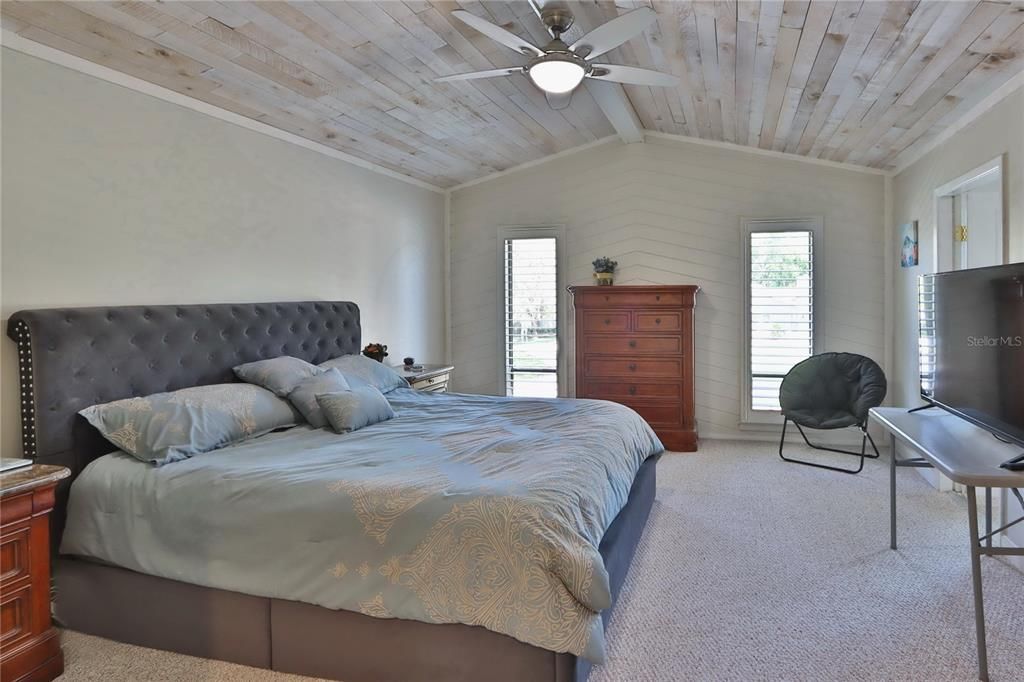 For Sale: $550,000 (3 beds, 3 baths, 3089 Square Feet)