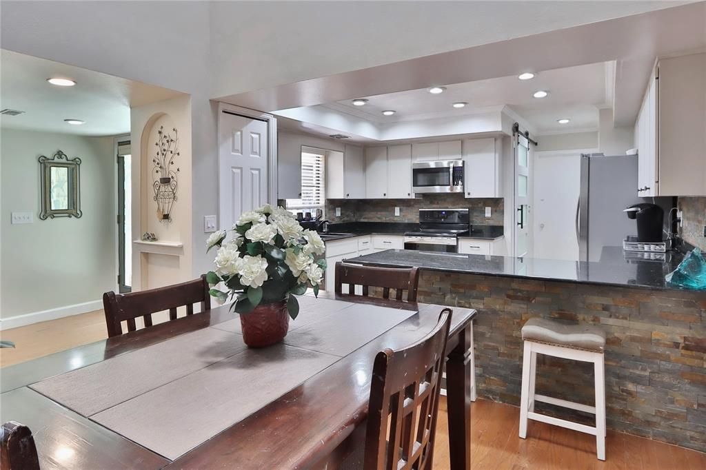 For Sale: $550,000 (3 beds, 3 baths, 3089 Square Feet)