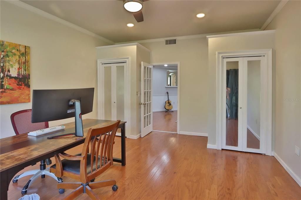 For Sale: $550,000 (3 beds, 3 baths, 3089 Square Feet)