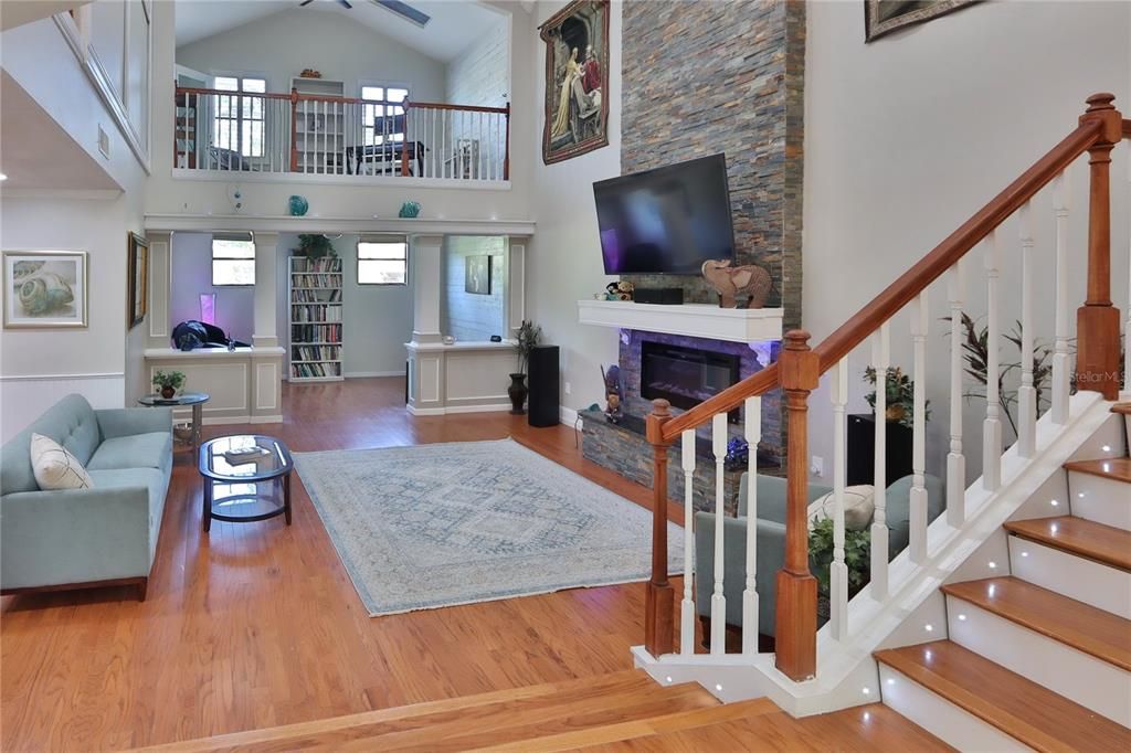 For Sale: $550,000 (3 beds, 3 baths, 3089 Square Feet)