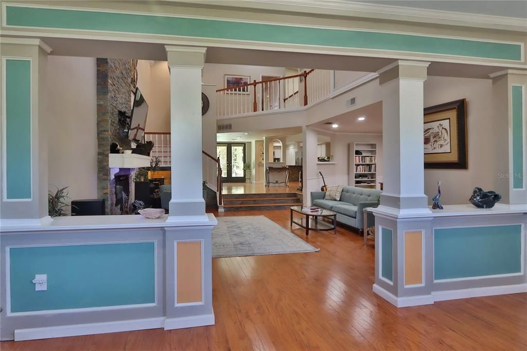 For Sale: $550,000 (3 beds, 3 baths, 3089 Square Feet)