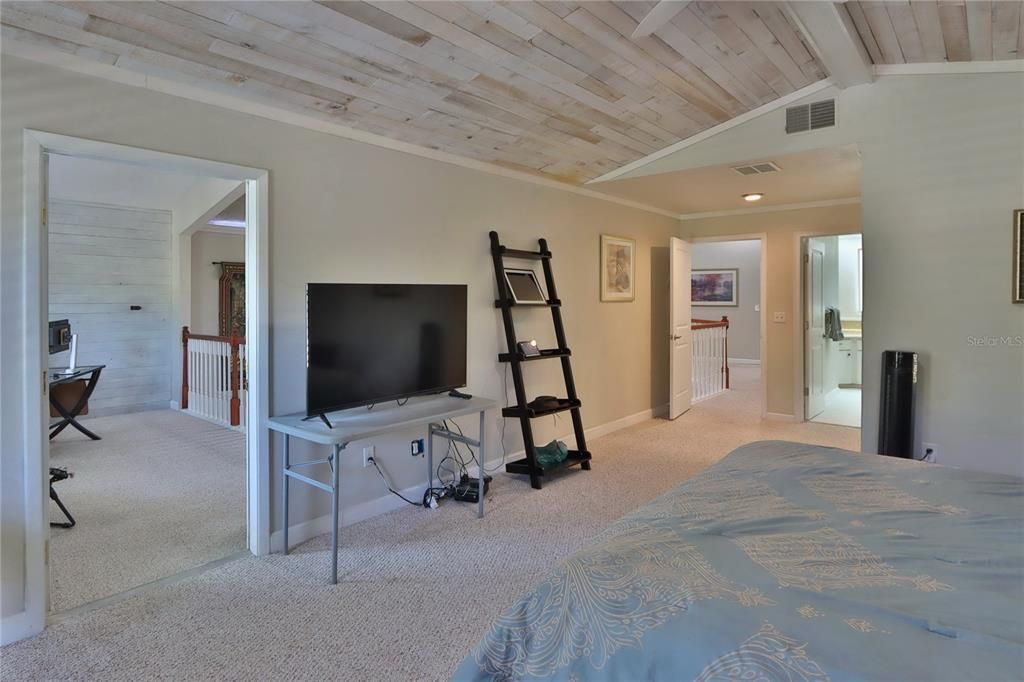 For Sale: $550,000 (3 beds, 3 baths, 3089 Square Feet)