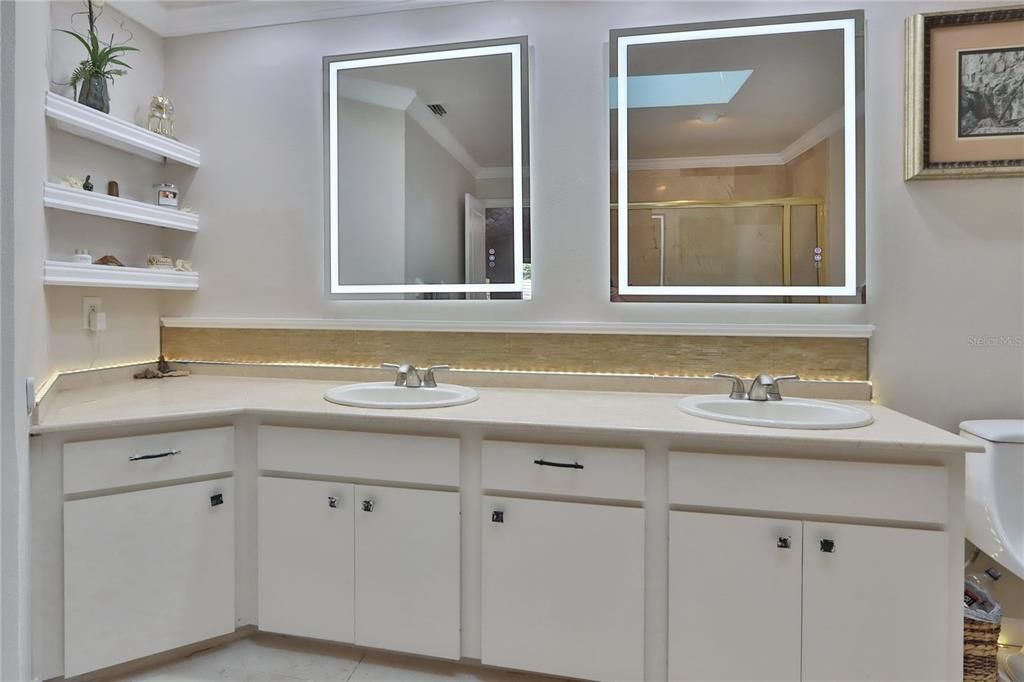 For Sale: $550,000 (3 beds, 3 baths, 3089 Square Feet)