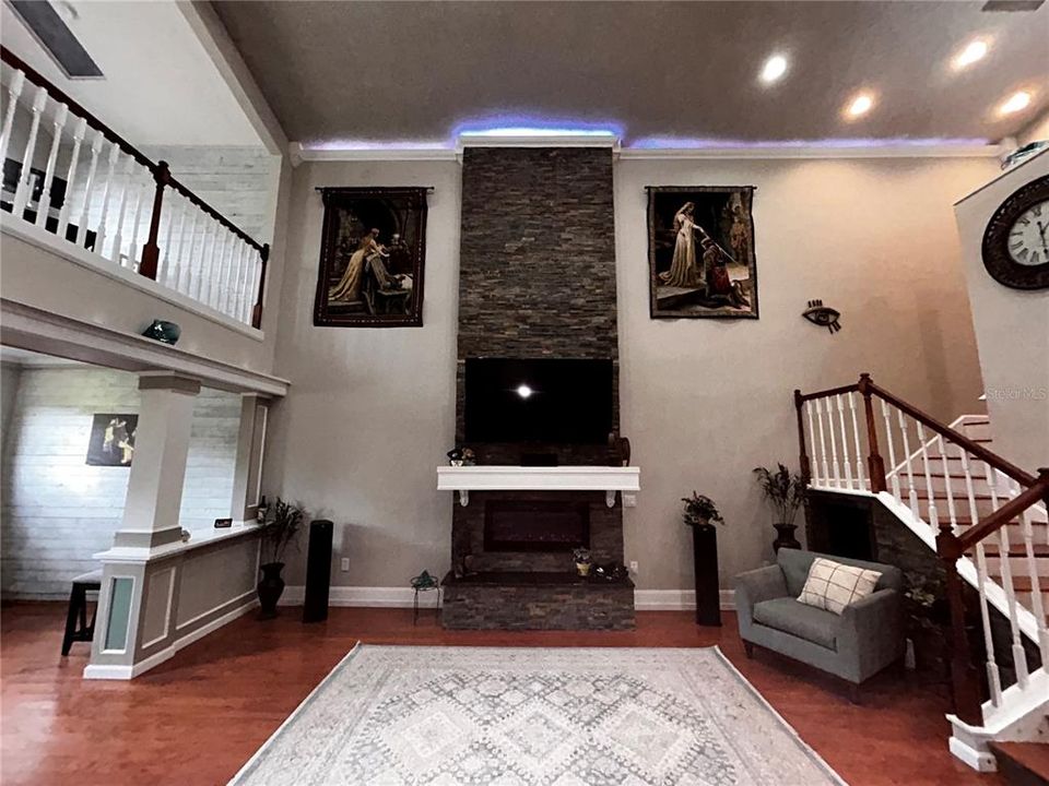 For Sale: $550,000 (3 beds, 3 baths, 3089 Square Feet)