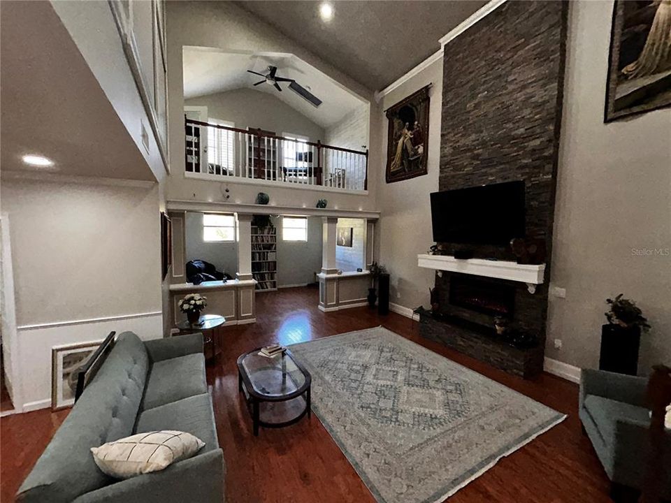 For Sale: $550,000 (3 beds, 3 baths, 3089 Square Feet)