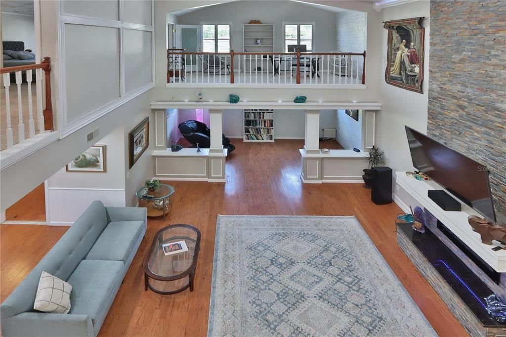 For Sale: $550,000 (3 beds, 3 baths, 3089 Square Feet)