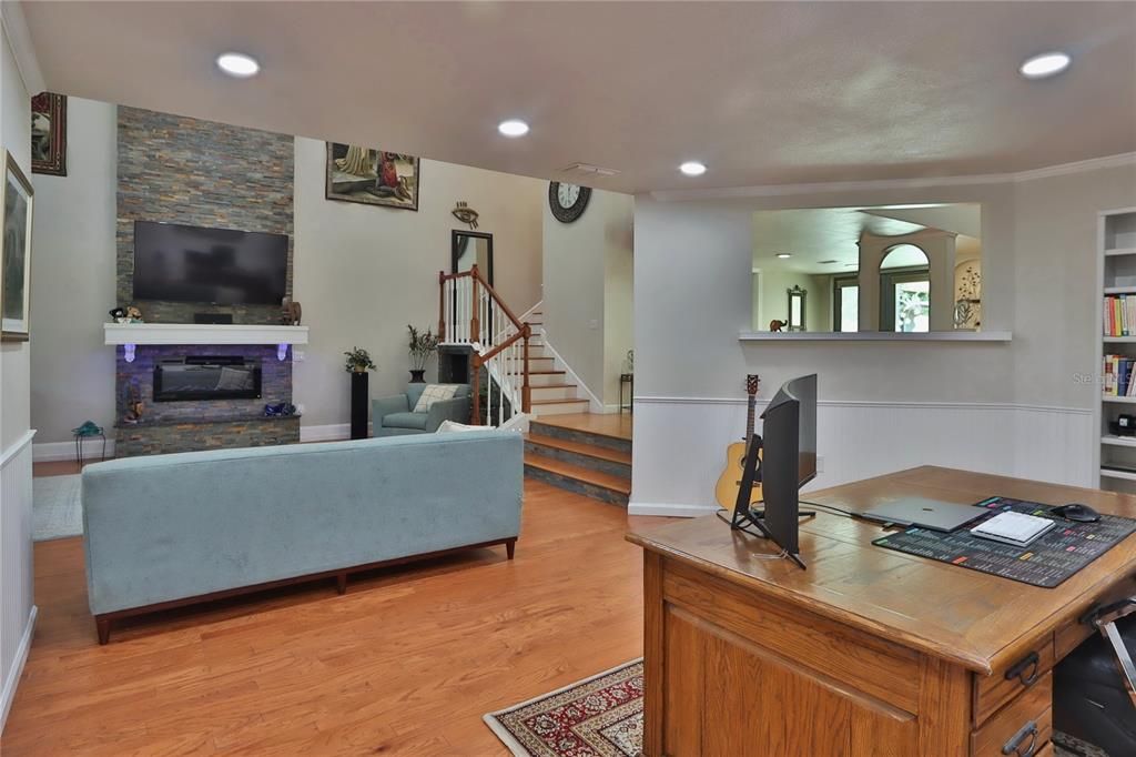 For Sale: $550,000 (3 beds, 3 baths, 3089 Square Feet)