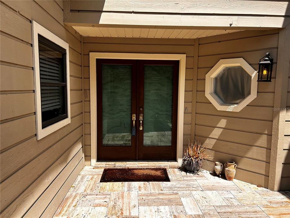 For Sale: $550,000 (3 beds, 3 baths, 3089 Square Feet)