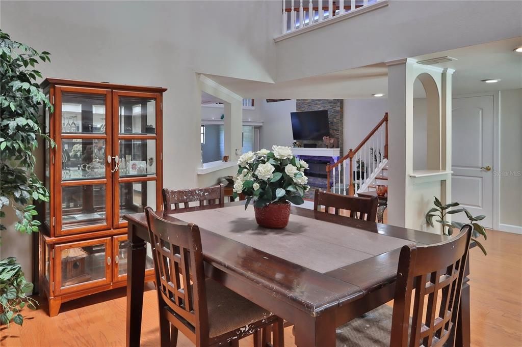 For Sale: $550,000 (3 beds, 3 baths, 3089 Square Feet)