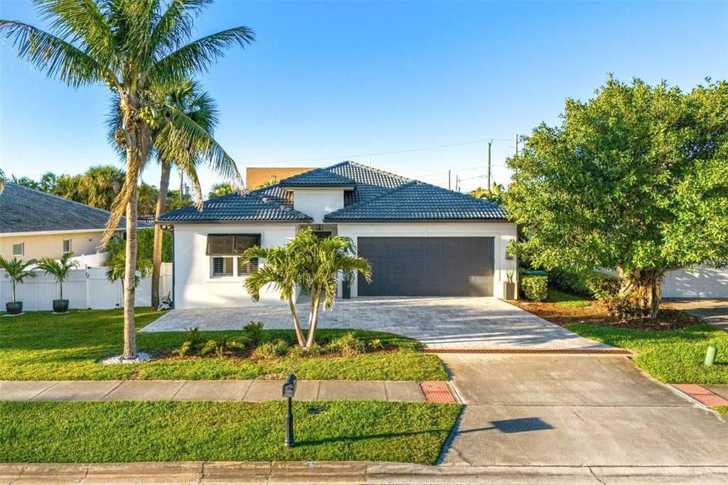 最近售出: $799,000 (3 贝兹, 2 浴室, 2219 平方英尺)