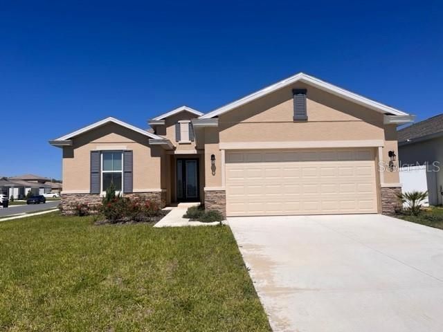 Recently Rented: $2,300 (4 beds, 3 baths, 1921 Square Feet)