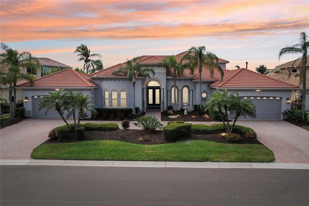 For Sale: $2,545,000 (4 beds, 4 baths, 4775 Square Feet)