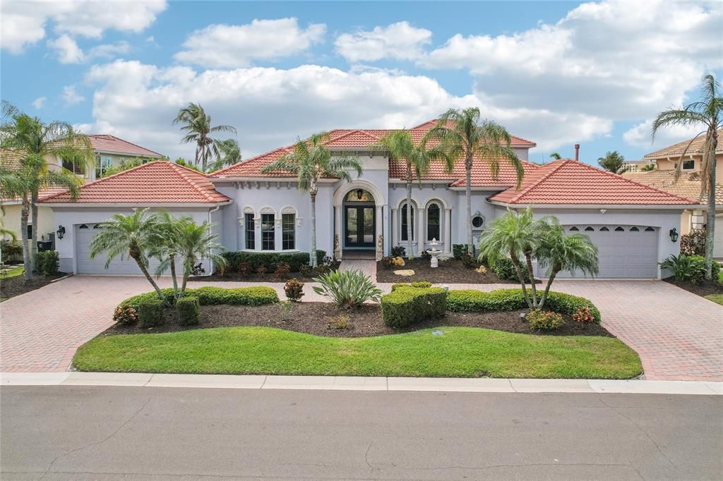 For Sale: $2,545,000 (4 beds, 4 baths, 4775 Square Feet)