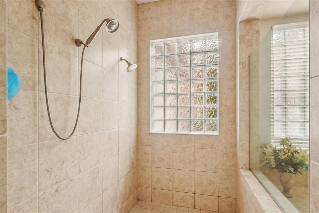 For Sale: $2,545,000 (4 beds, 4 baths, 4775 Square Feet)