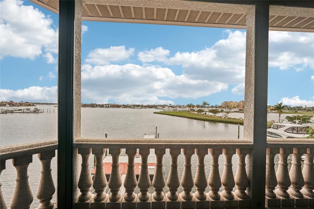 For Sale: $2,545,000 (4 beds, 4 baths, 4775 Square Feet)