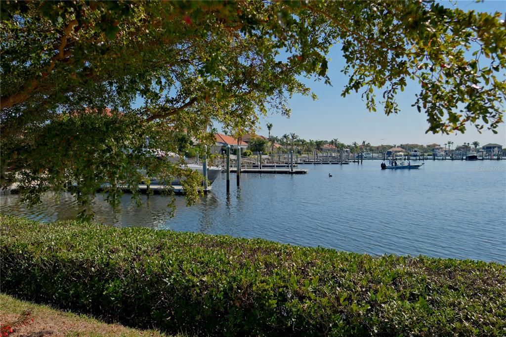 For Sale: $2,545,000 (4 beds, 4 baths, 4775 Square Feet)