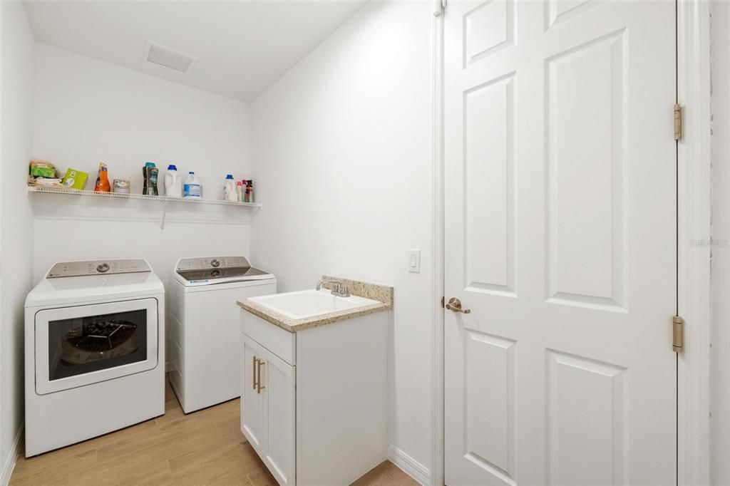 Active With Contract: $425,000 (4 beds, 2 baths, 2246 Square Feet)