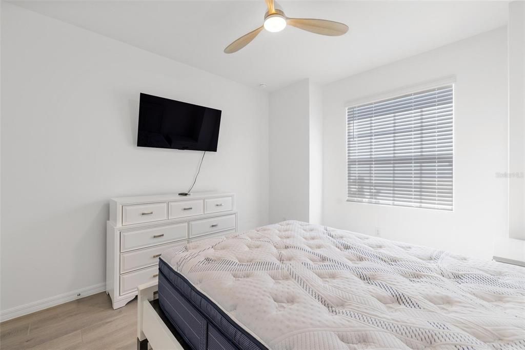 Active With Contract: $425,000 (4 beds, 2 baths, 2246 Square Feet)