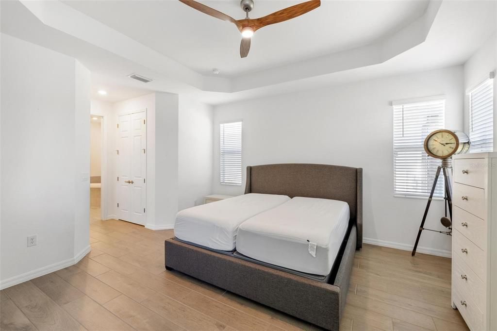 Active With Contract: $425,000 (4 beds, 2 baths, 2246 Square Feet)