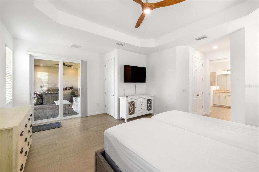 Active With Contract: $425,000 (4 beds, 2 baths, 2246 Square Feet)