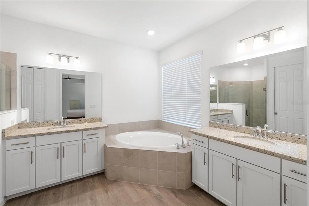 Active With Contract: $425,000 (4 beds, 2 baths, 2246 Square Feet)