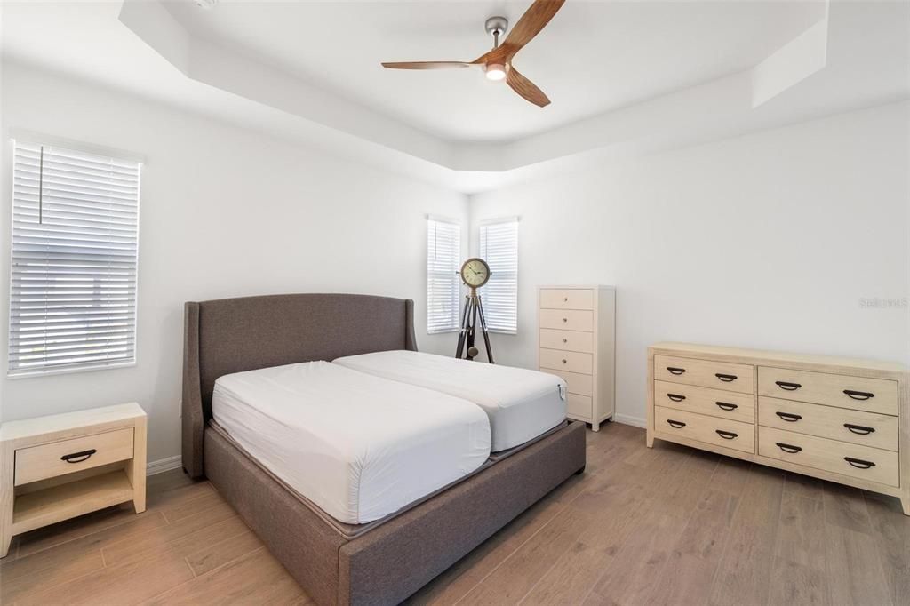 Active With Contract: $425,000 (4 beds, 2 baths, 2246 Square Feet)