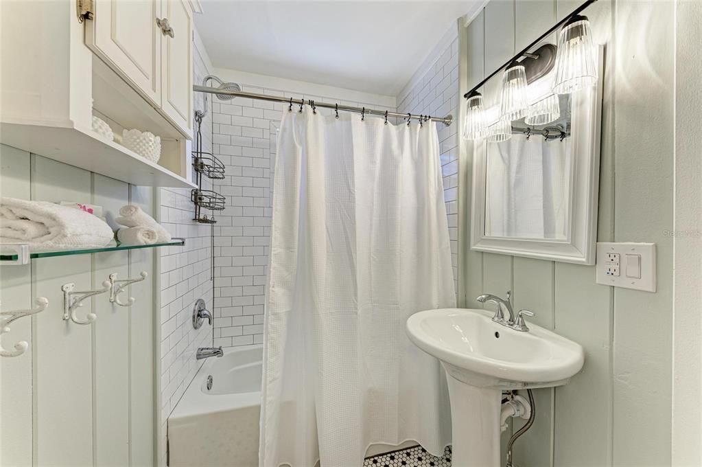 For Sale: $1,494,590 (3 beds, 2 baths, 1420 Square Feet)