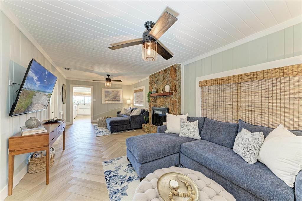 For Sale: $1,494,590 (3 beds, 2 baths, 1420 Square Feet)