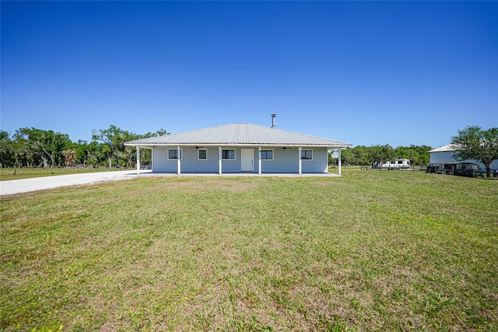 Recently Sold: $590,000 (3 beds, 2 baths, 2011 Square Feet)
