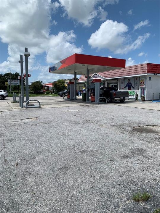 Recently Sold: $950,000 (0 beds, 0 baths, 2069 Square Feet)