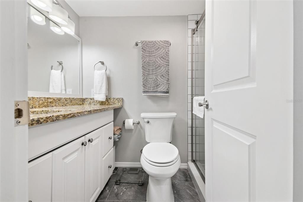 For Sale: $219,500 (2 beds, 2 baths, 982 Square Feet)